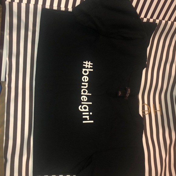 henri bendel Tops - Bendel girl T shirt
